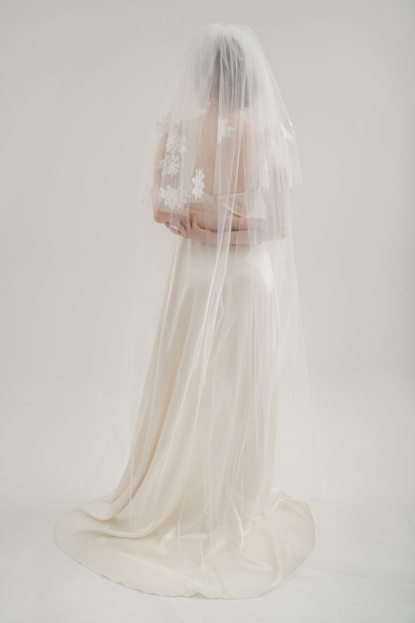 Jina Two-Tier Veil with Embroidery
